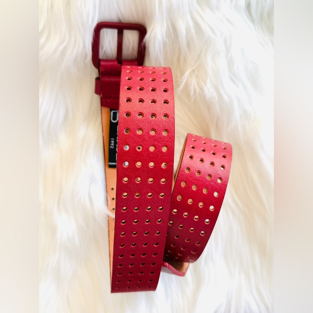 🇨🇦 Brave Leather Collection - Red Monochromatic perforated Leather Belt - Picture 5 of 9